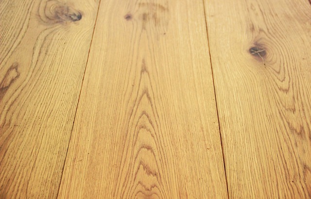 Deski drewniane polimerowe – podłogi montaż Poznań